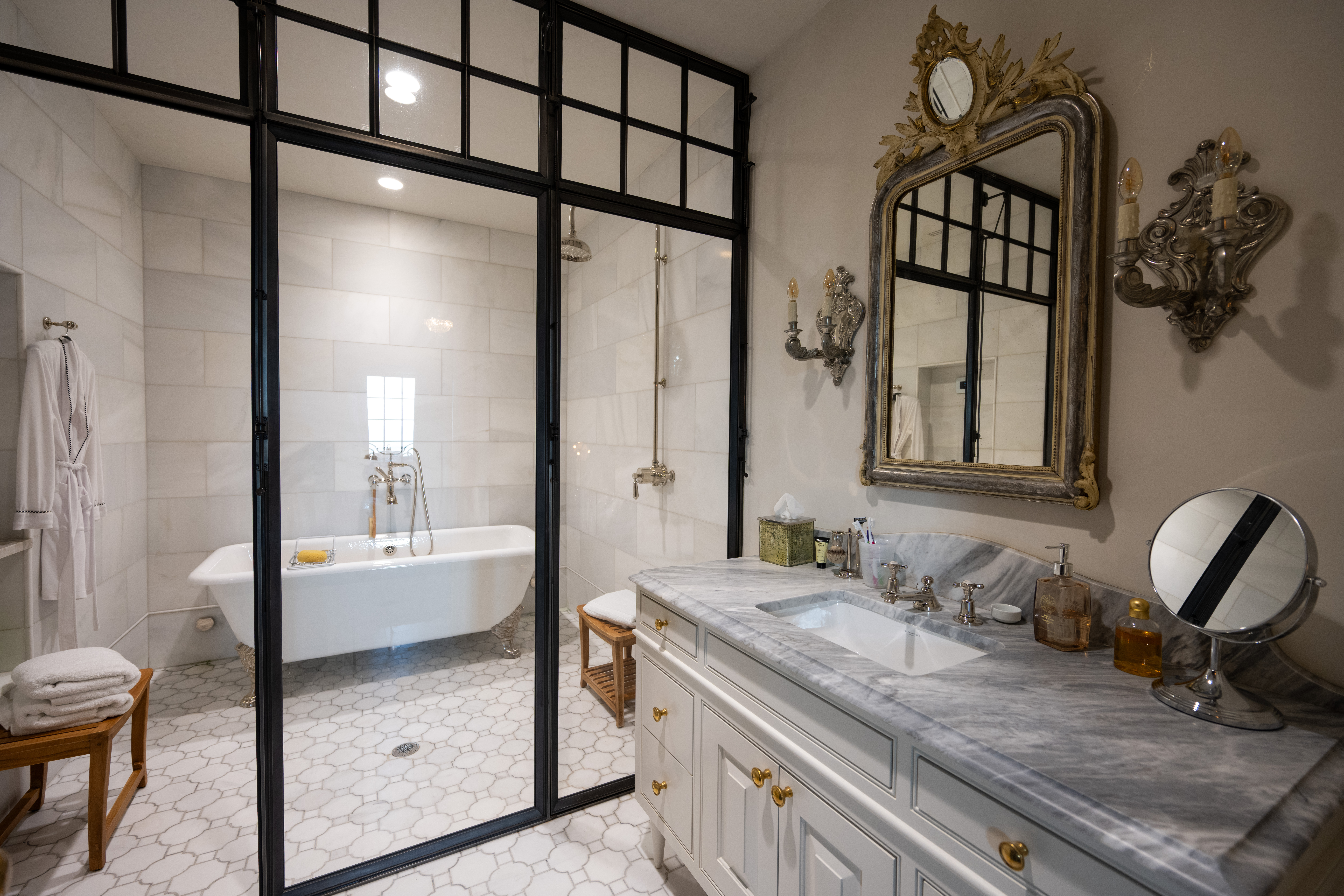 Ravencliff Residence · documentation frame 6